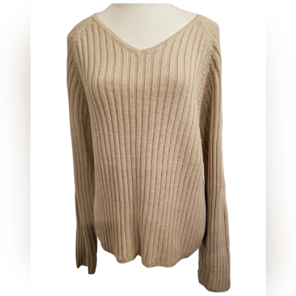 NWOT Women's Tight Knit Ribbed Stretchy V-neck Sweater XL (18)